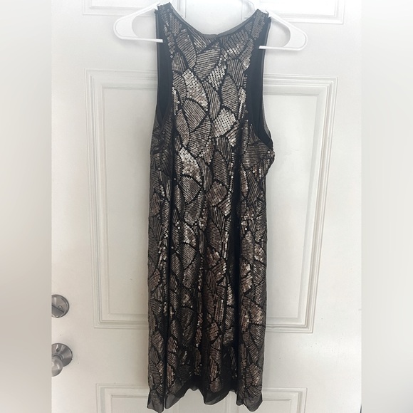 Chelsea & Violet Chelsea scooped neck fitted elastic brown sequence dress size L - Picture 5 of 5